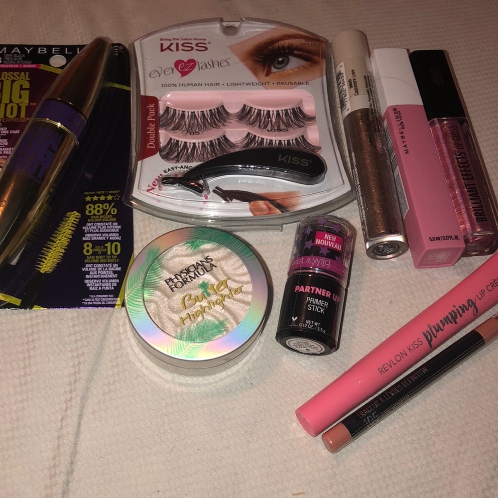 Makeup bundle